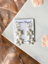 Load image into Gallery viewer, Quartz Daisy Dangles