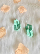 Load image into Gallery viewer, Flower Links