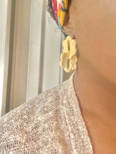 Load image into Gallery viewer, Flower Links