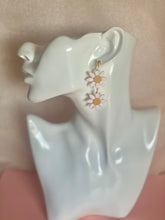 Load image into Gallery viewer, Daisy Dangles