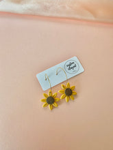 Load image into Gallery viewer, Daisy Hoops 2.0