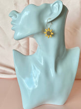 Load image into Gallery viewer, Daisy Hoops 2.0