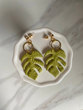 Load image into Gallery viewer, Monstera Dangles