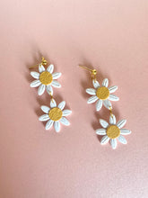 Load image into Gallery viewer, Daisy Dangles